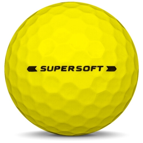 Golfboll av modellen Callaway Supersoft i 2020 års version med gul färg från sidan