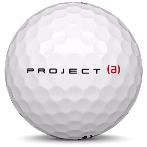 Golfboll av modellen Taylormade Project (a) i tidigare års versioner med vit färg från sidan